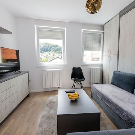 Apartman Skver Τούζλα Εξωτερικό φωτογραφία