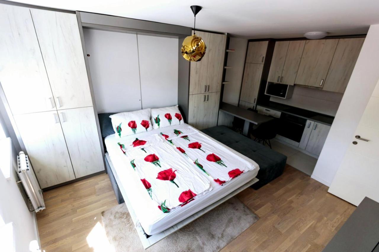 Apartman Skver Τούζλα Εξωτερικό φωτογραφία