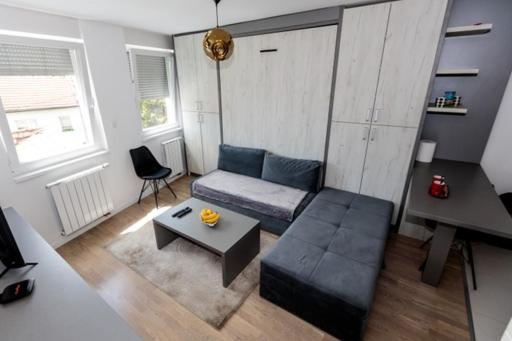 Apartman Skver Τούζλα Εξωτερικό φωτογραφία