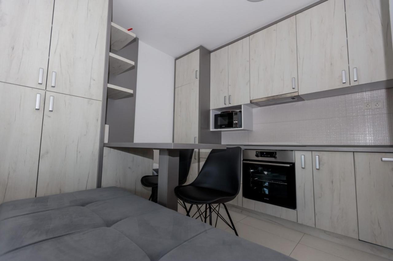 Apartman Skver Τούζλα Εξωτερικό φωτογραφία