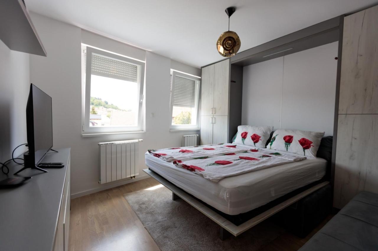 Apartman Skver Τούζλα Εξωτερικό φωτογραφία